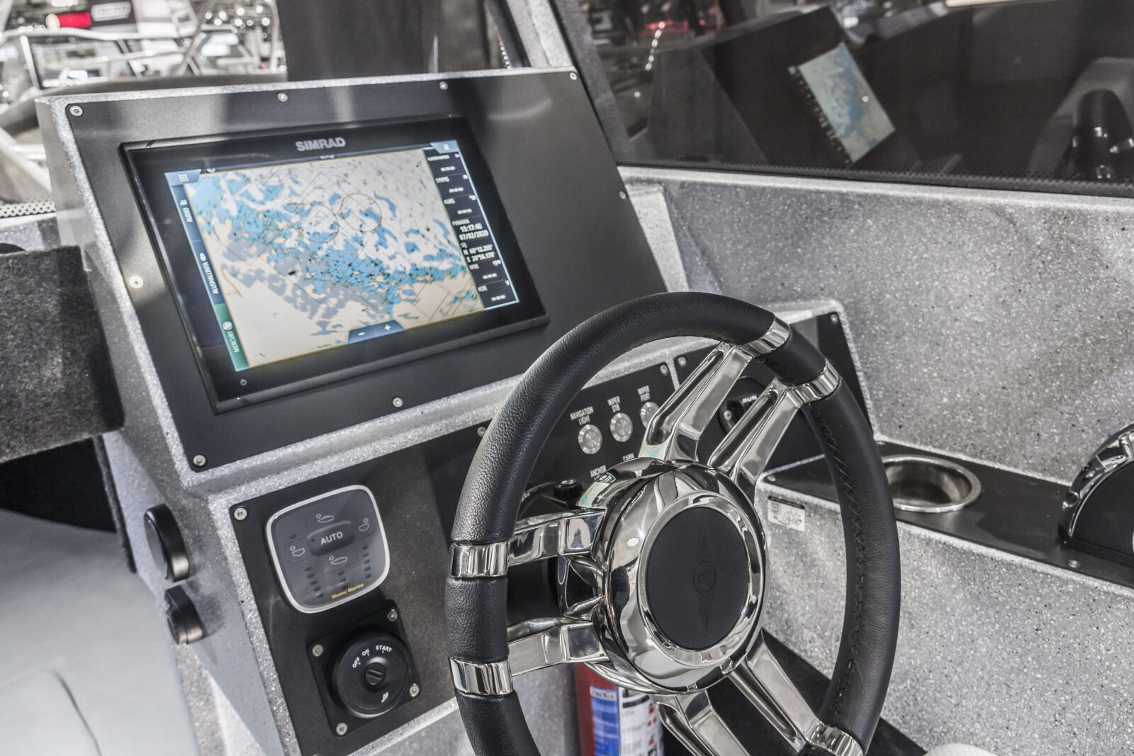 VOYAGER 700 CABIN více informací na www.vboats.cz - Image 10
