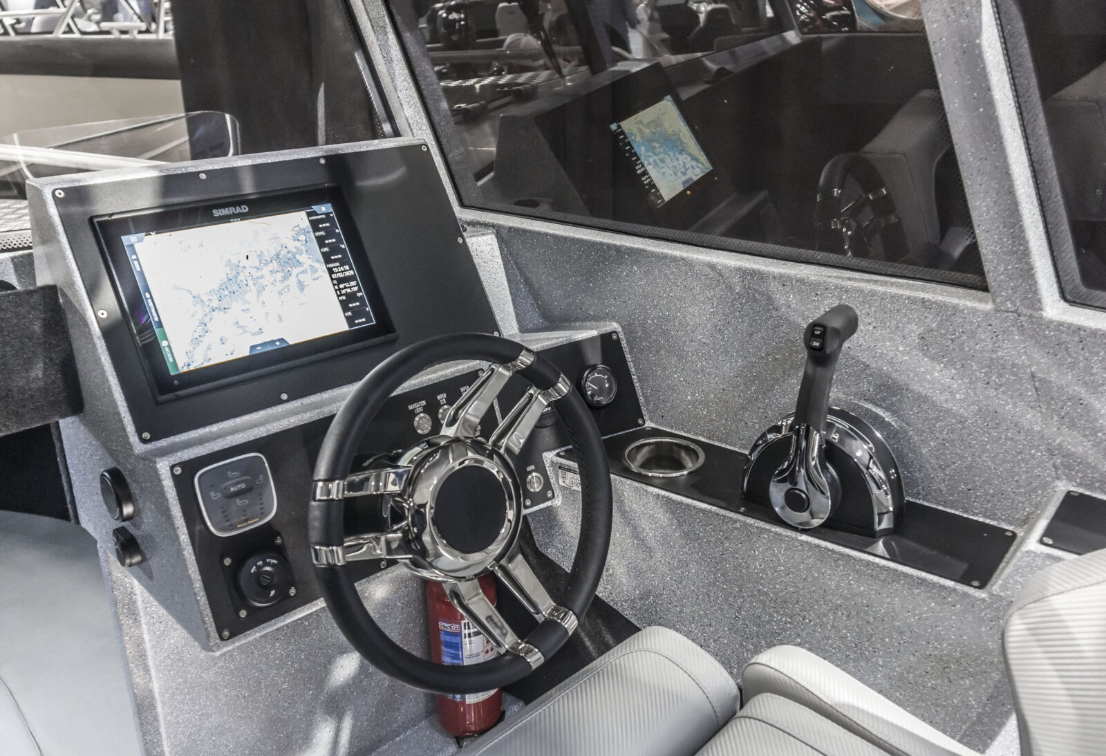 VOYAGER 700 CABIN více informací na www.vboats.cz - Image 13